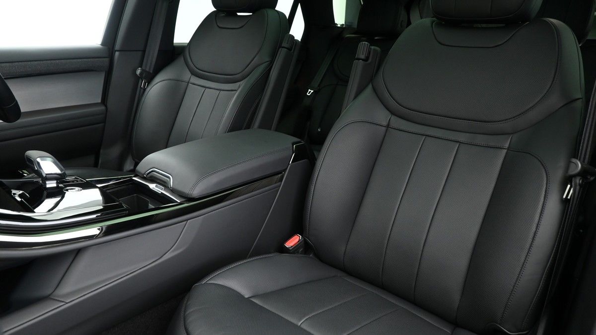 Land Rover Range Rover Sport Image 8