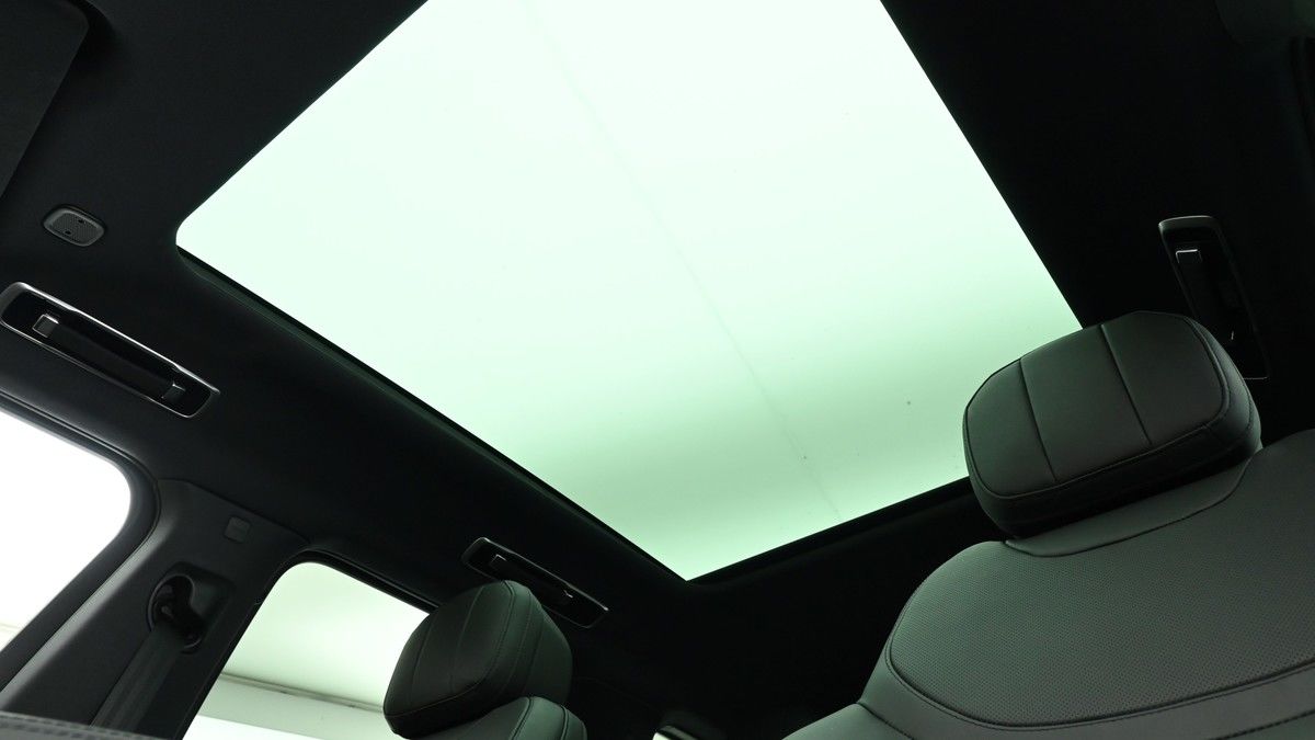 Land Rover Range Rover Sport Image 2