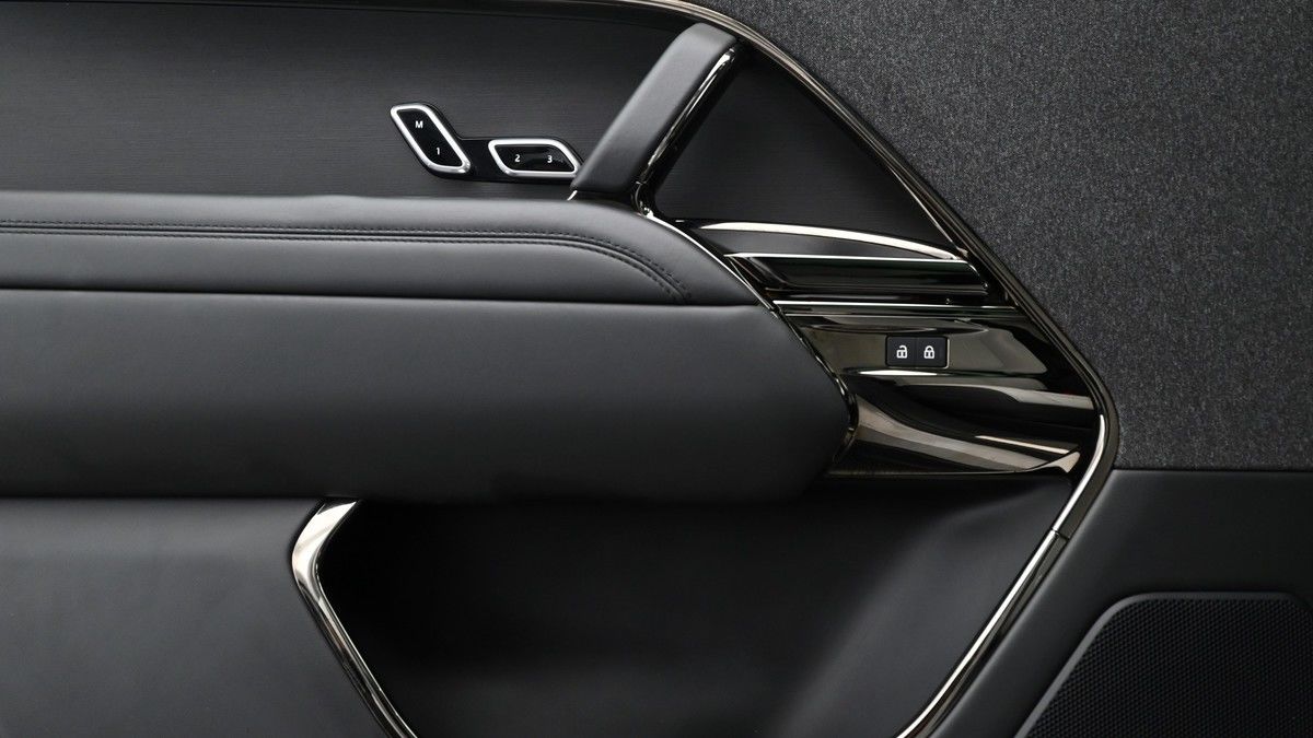 Land Rover Range Rover Sport Image 13