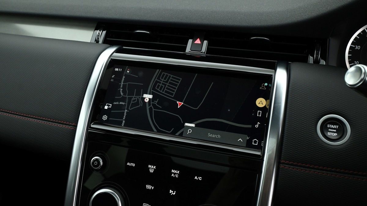 Land Rover Discovery Sport Image 11