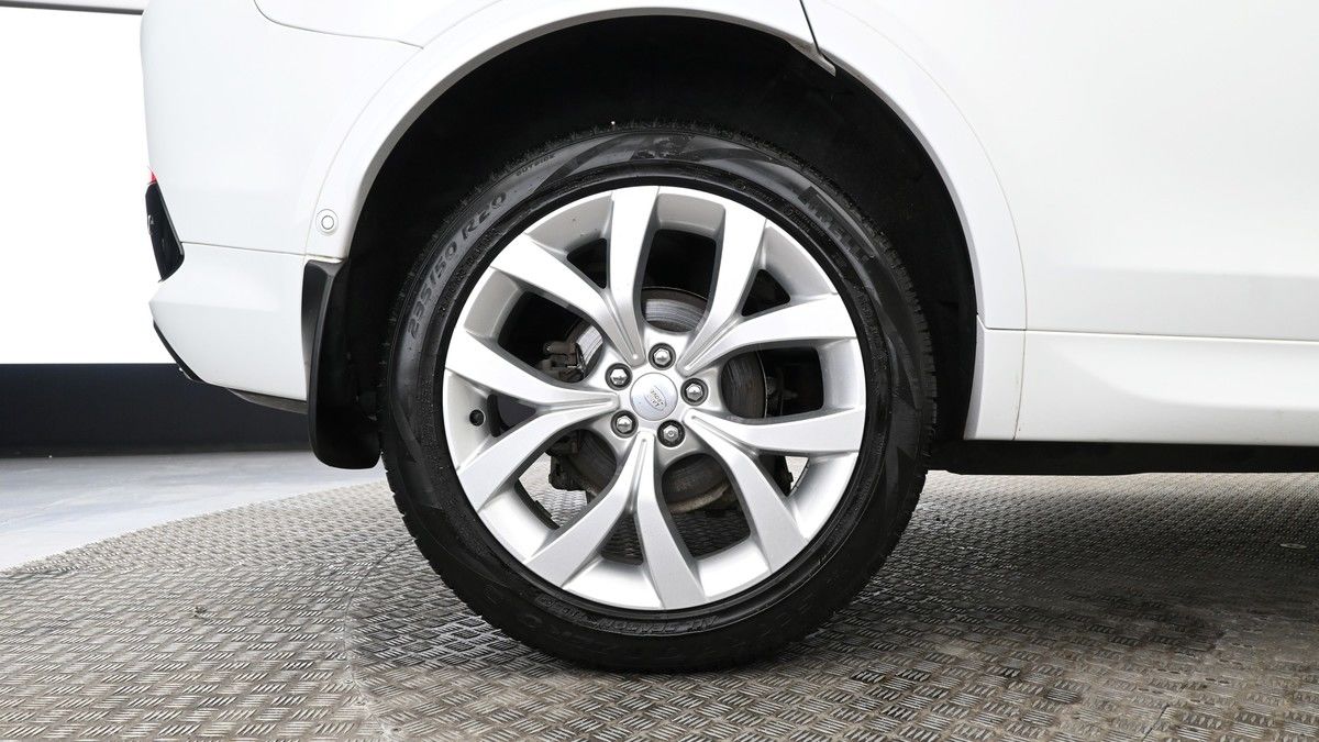Land Rover Discovery Sport Image 9