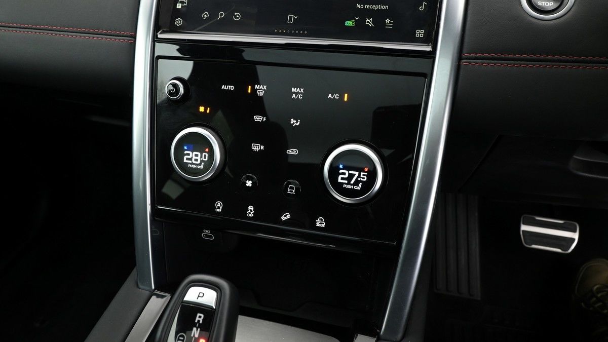 Land Rover Discovery Sport Image 12