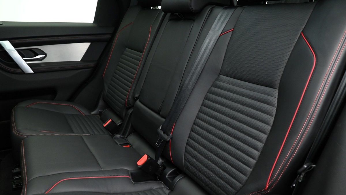 Land Rover Discovery Sport Image 5