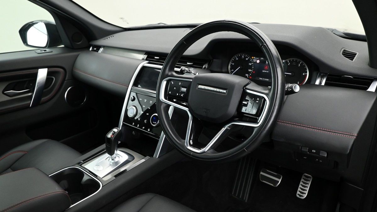 Land Rover Discovery Sport Image 3