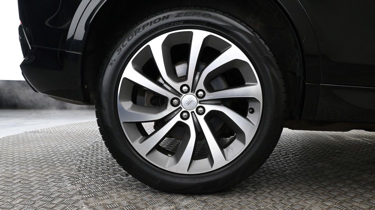 Land Rover Discovery Sport Image 9