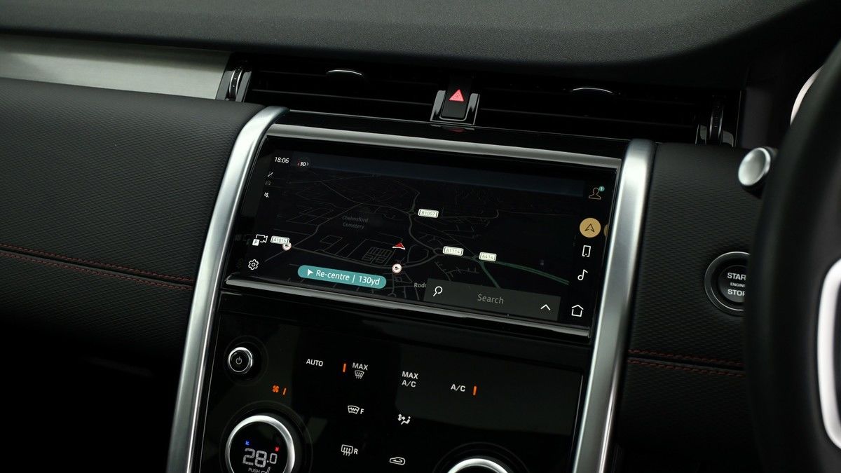 Land Rover Discovery Sport Image 11