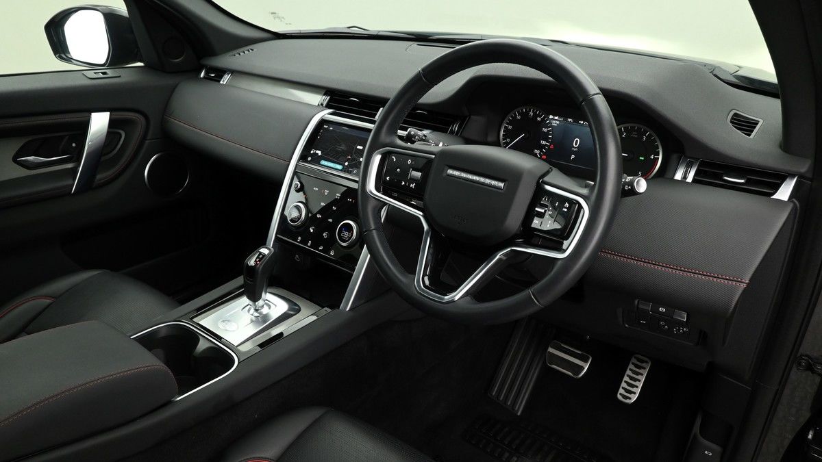 Land Rover Discovery Sport Image 3