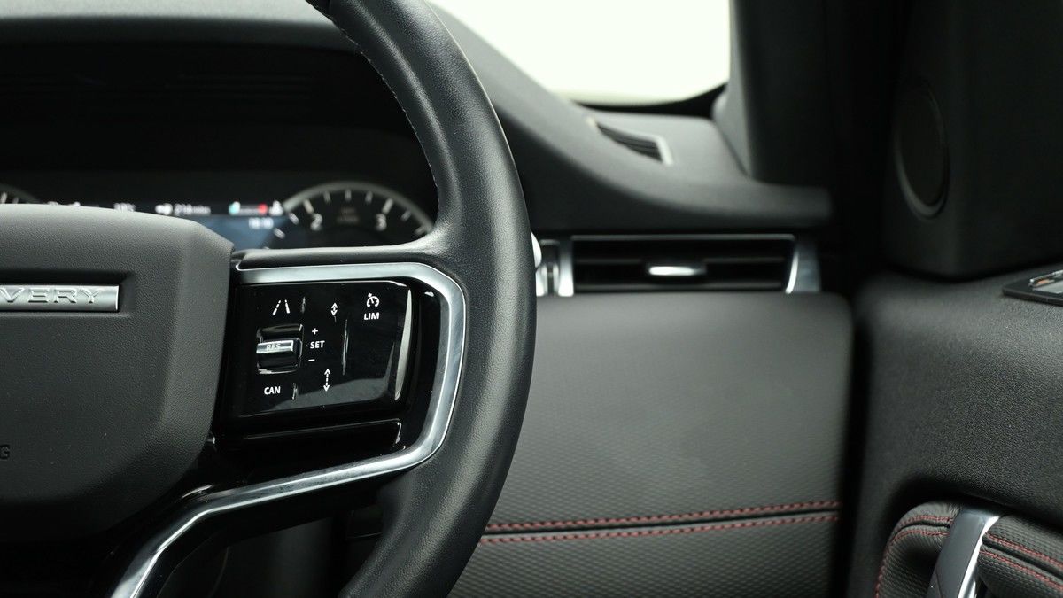 Land Rover Discovery Sport Image 16