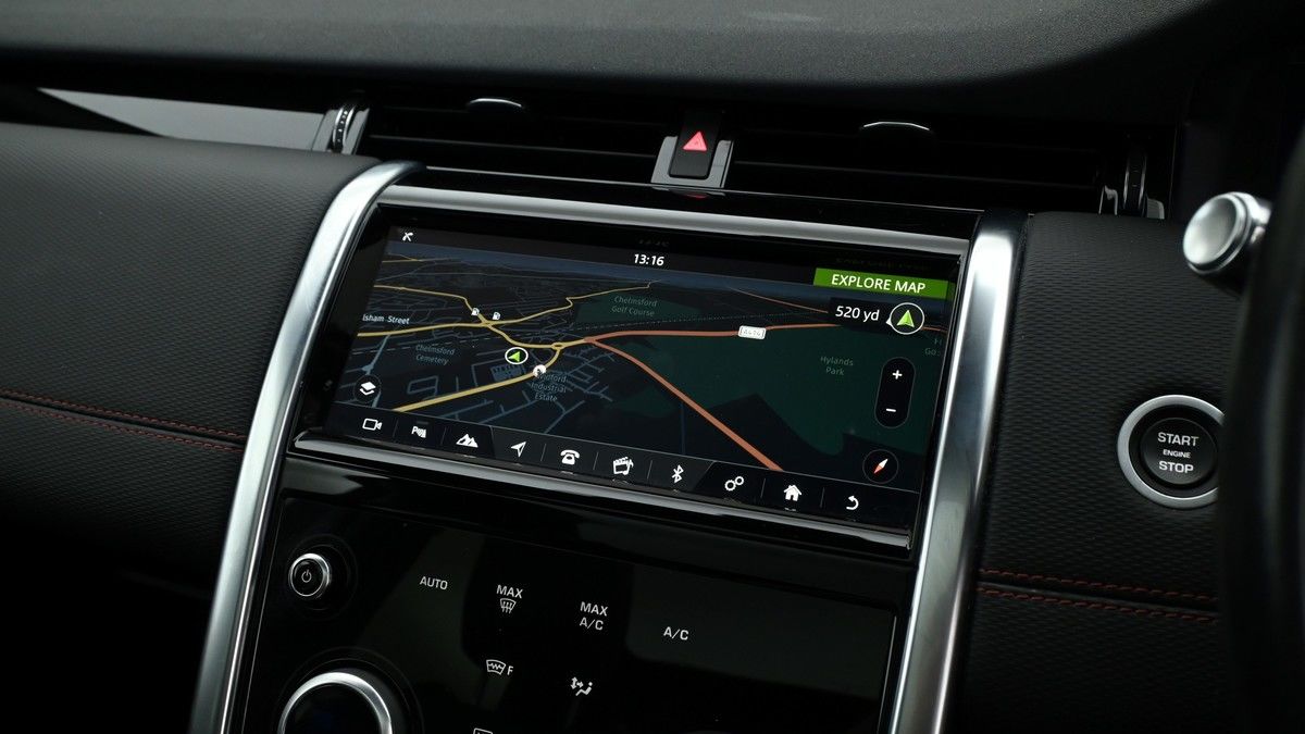 Land Rover Discovery Sport Image 11