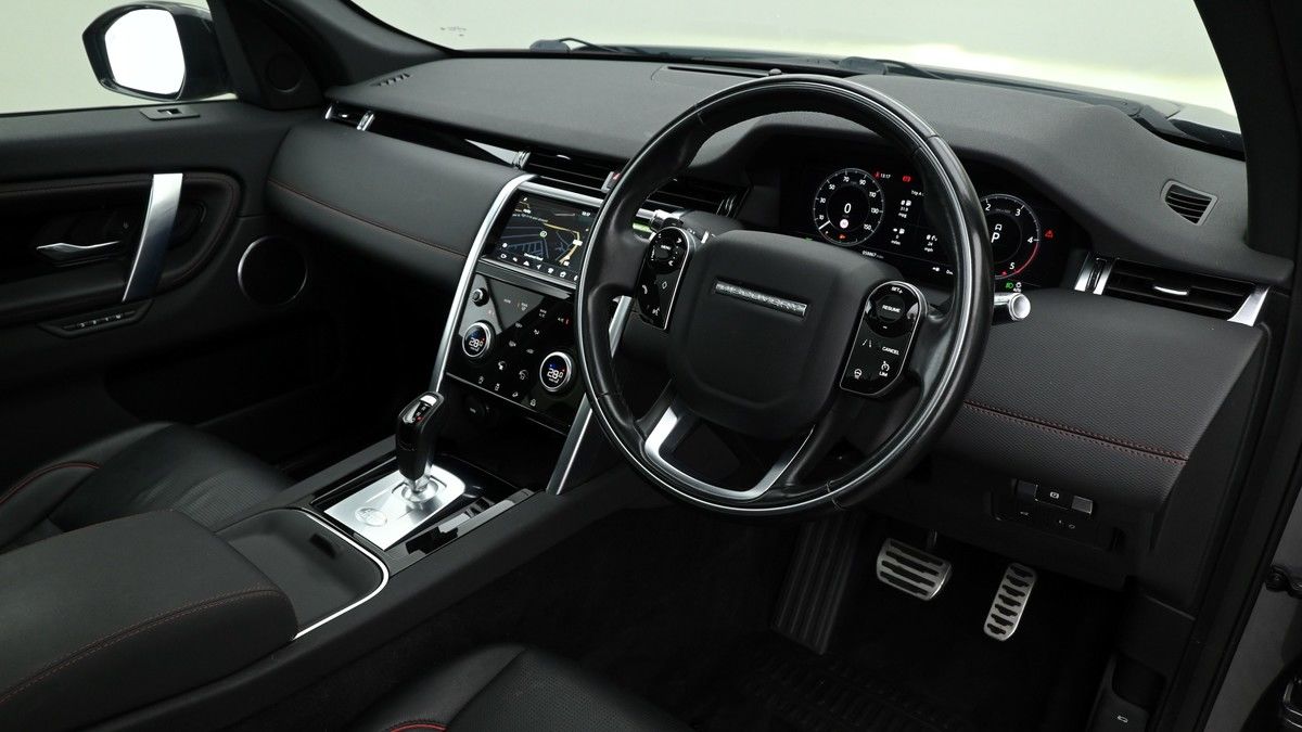 Land Rover Discovery Sport Image 3