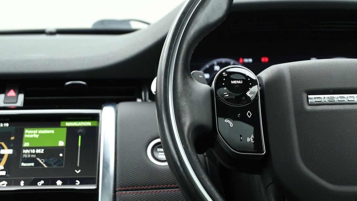 Land Rover Discovery Sport Image 15