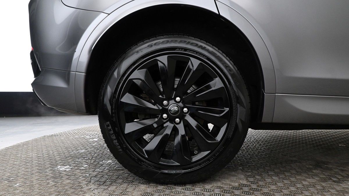 Land Rover Discovery Sport Image 9