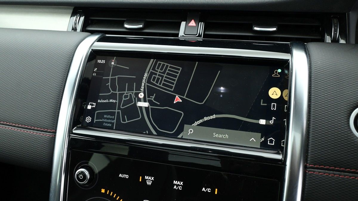 Land Rover Discovery Sport Image 11