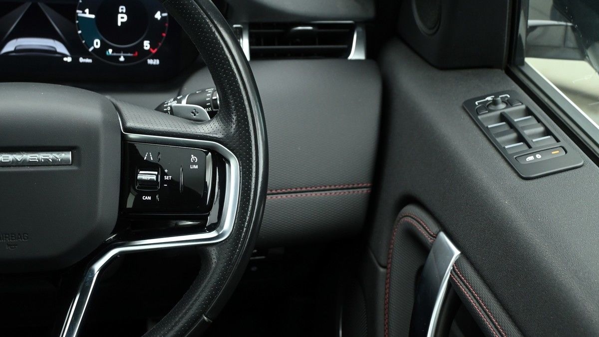 Land Rover Discovery Sport Image 16