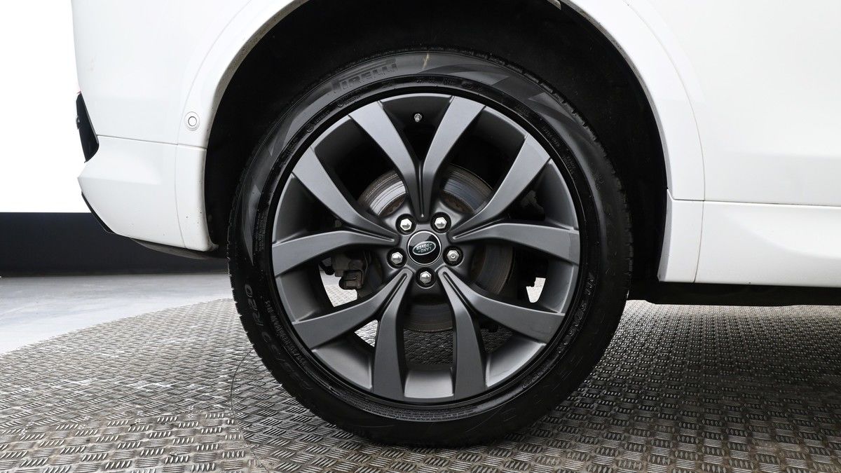 Land Rover Discovery Sport Image 9