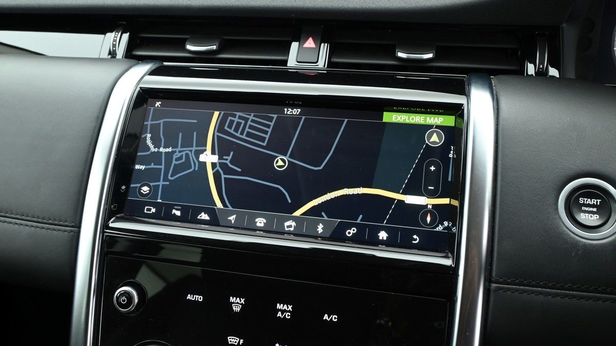 Land Rover Discovery Sport Image 22