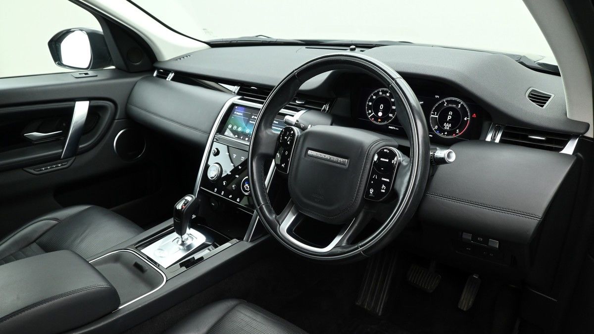 Land Rover Discovery Sport Image 6