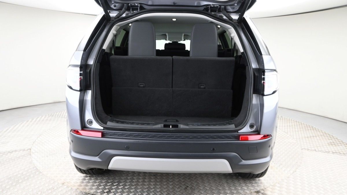 Land Rover Discovery Sport Image 19