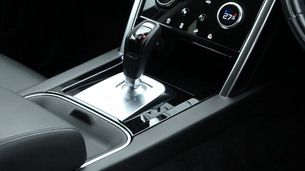 Land Rover Discovery Sport Image 3