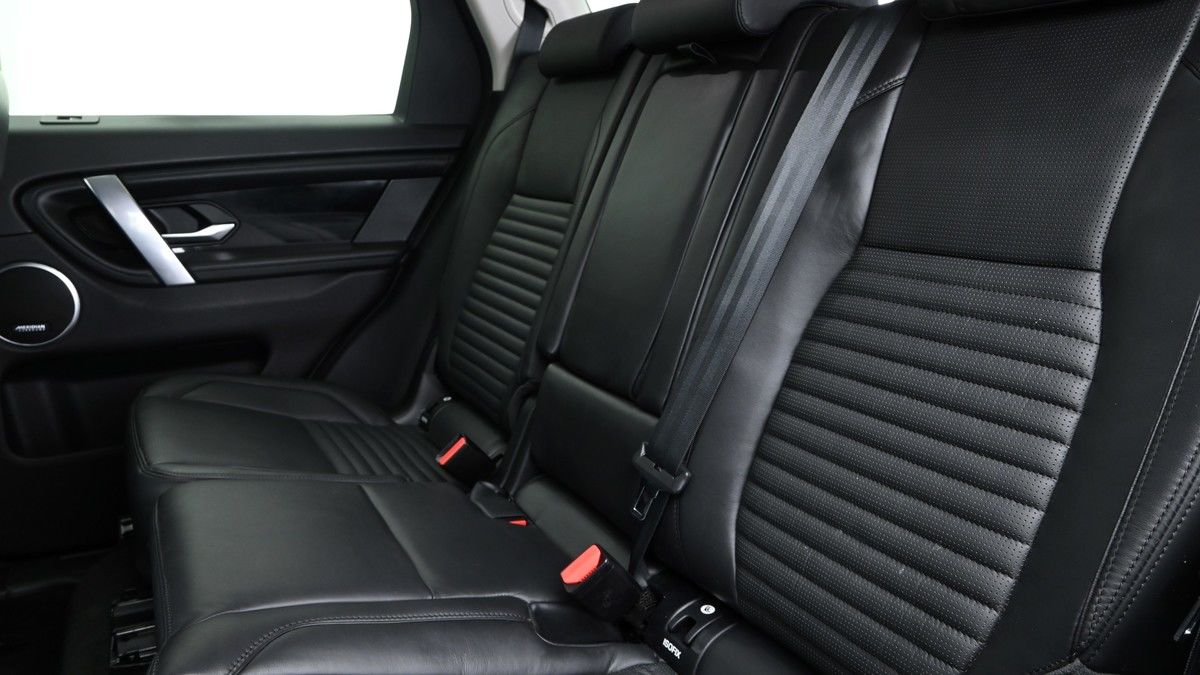 Land Rover Discovery Sport Image 9