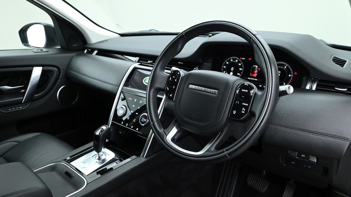 Land Rover Discovery Sport Image 5