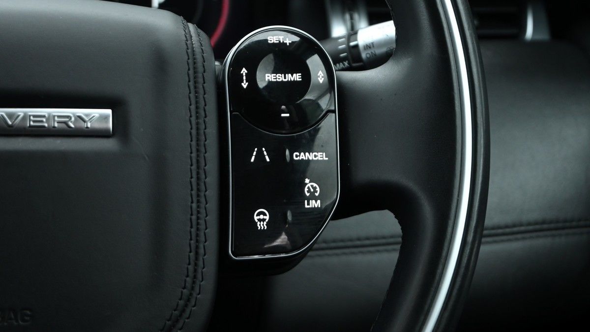 Land Rover Discovery Sport Image 31