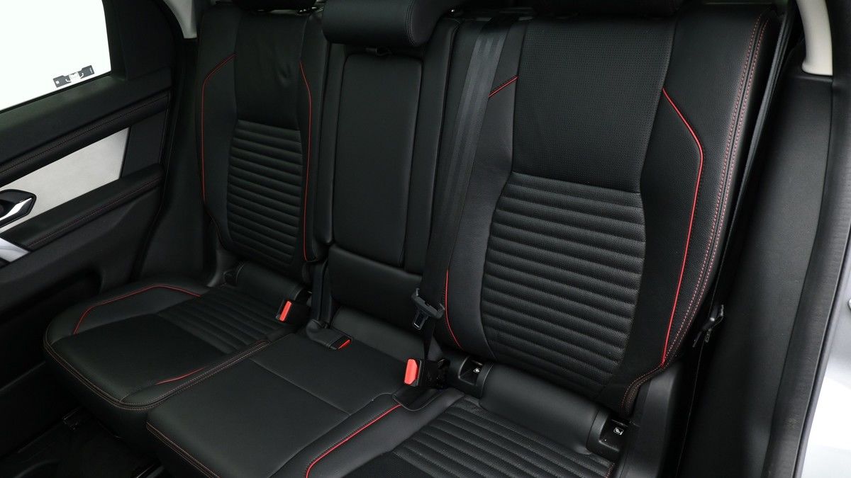 Land Rover Discovery Sport Image 5