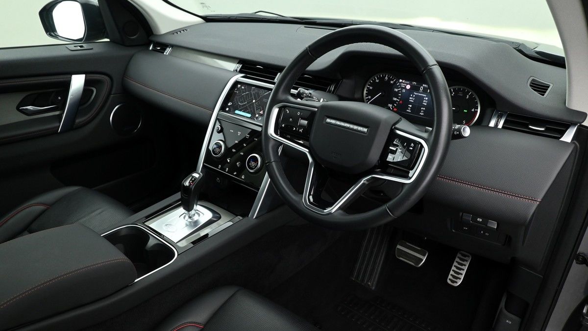 Land Rover Discovery Sport Image 3