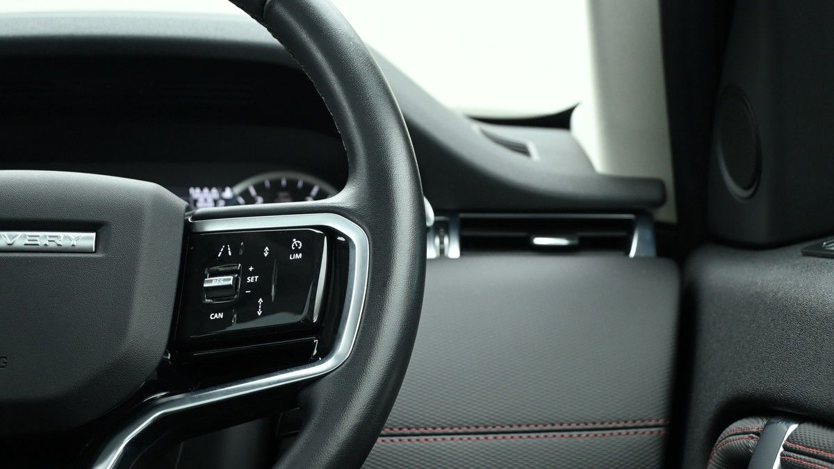 Land Rover Discovery Sport Image 16