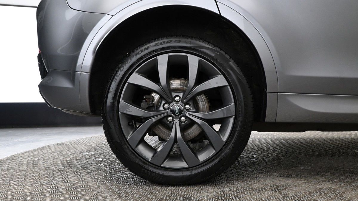 Land Rover Discovery Sport Image 9