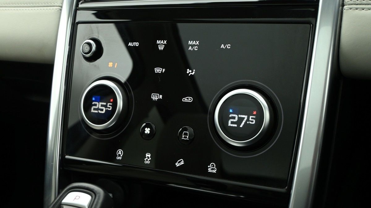 Land Rover Discovery Sport Image 12