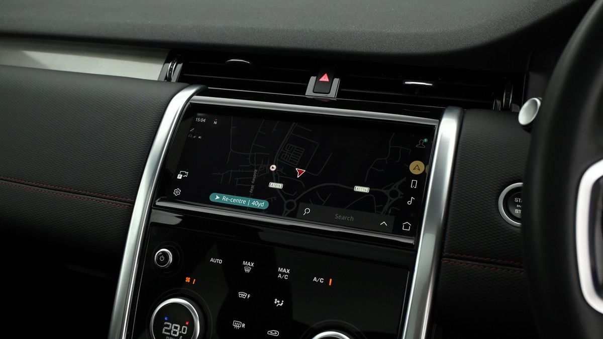 Land Rover Discovery Sport Image 11