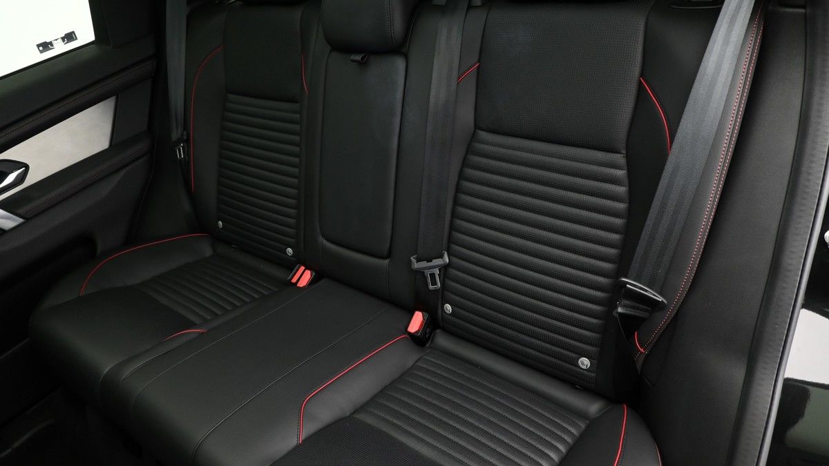 Land Rover Discovery Sport Image 5
