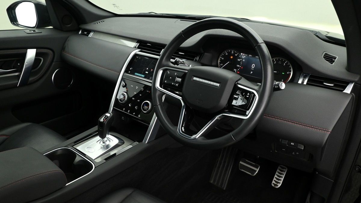 Land Rover Discovery Sport Image 3