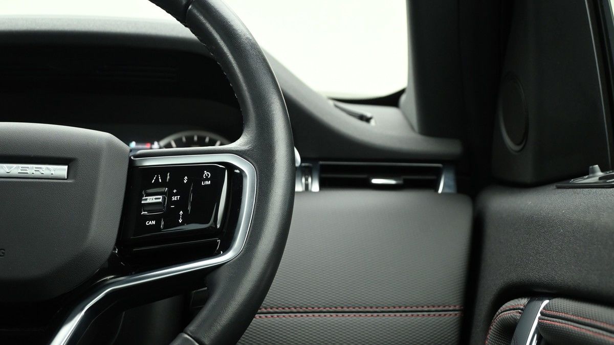 Land Rover Discovery Sport Image 16