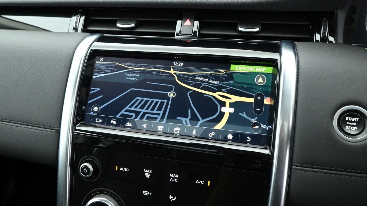 Land Rover Discovery Sport Image 11
