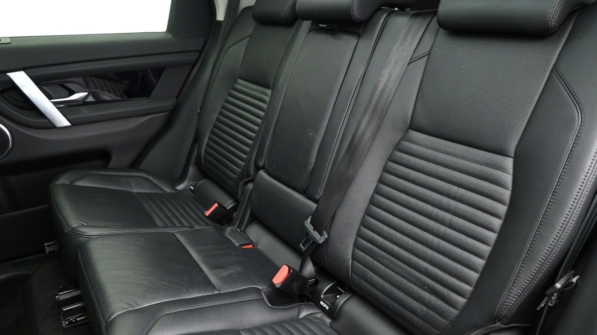 Land Rover Discovery Sport Image 5