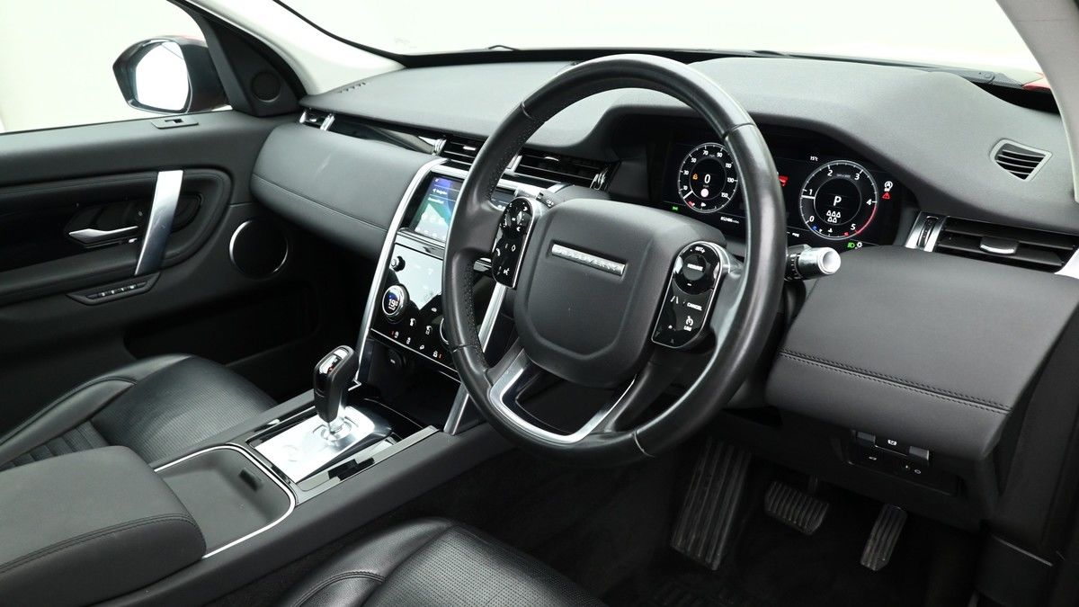 Land Rover Discovery Sport Image 3