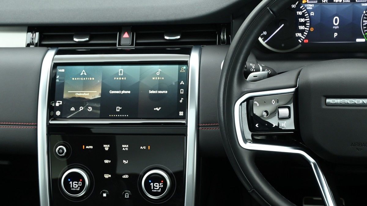 Land Rover Discovery Sport Image 15