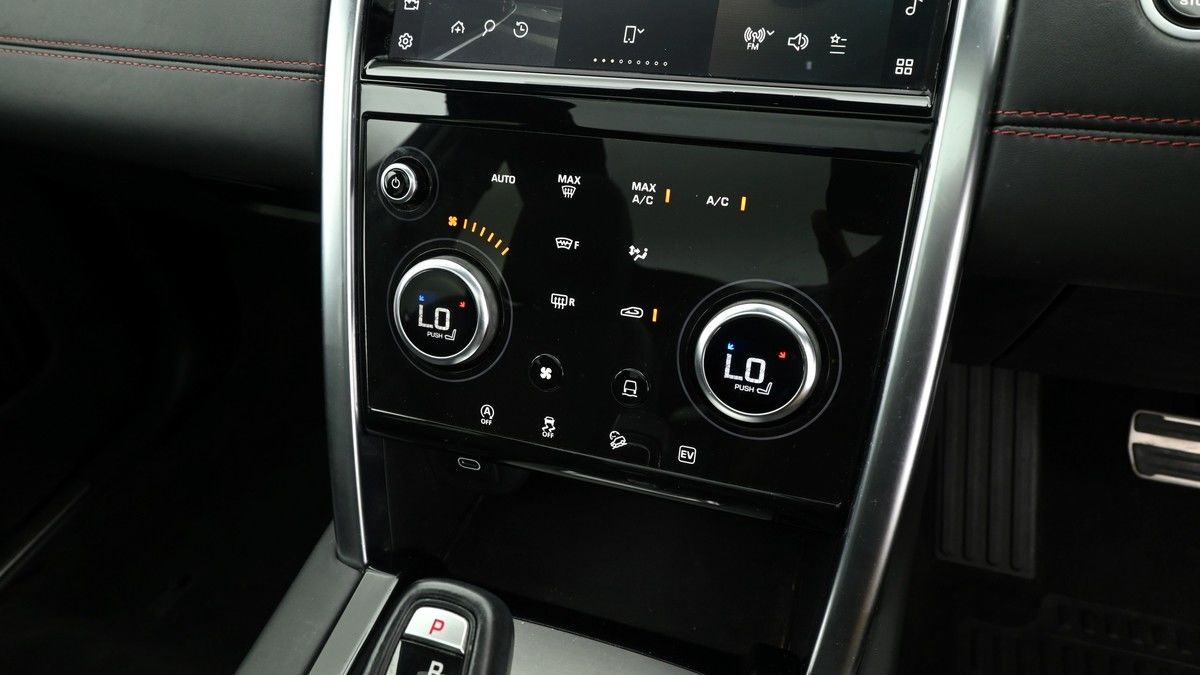 Land Rover Discovery Sport Image 12