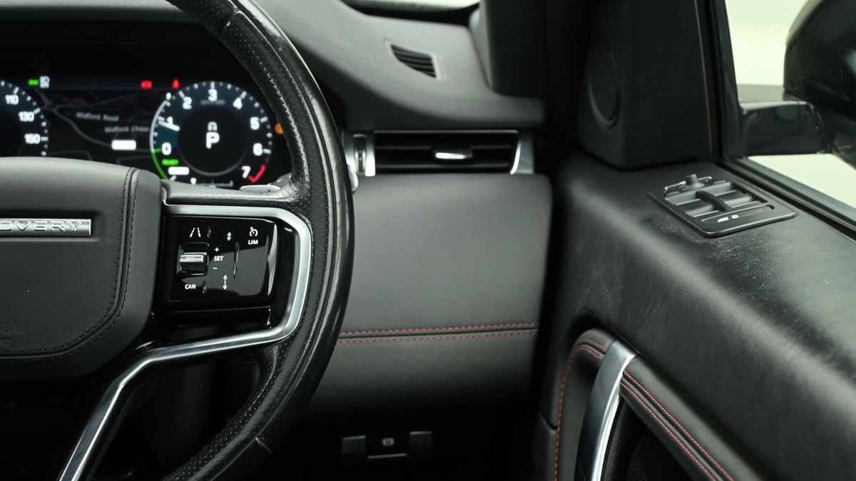 Land Rover Discovery Sport Image 16