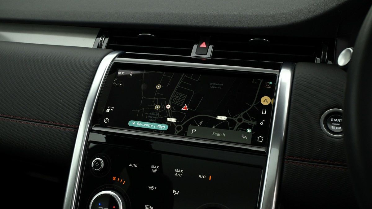 Land Rover Discovery Sport Image 11