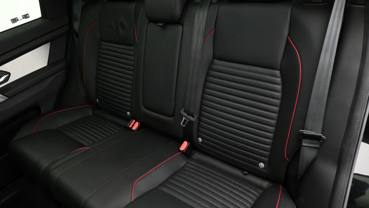 Land Rover Discovery Sport Image 5