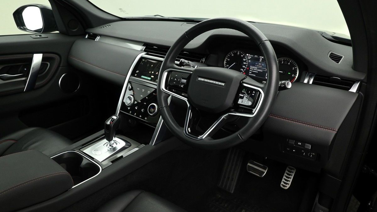 Land Rover Discovery Sport Image 3