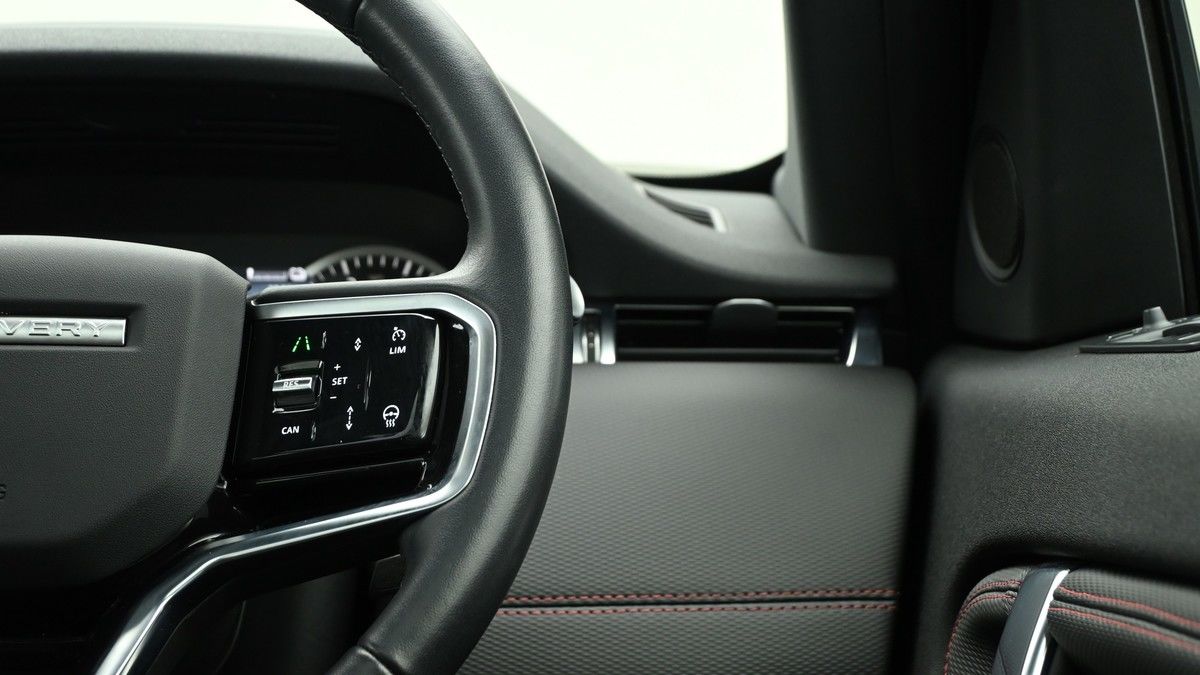 Land Rover Discovery Sport Image 16