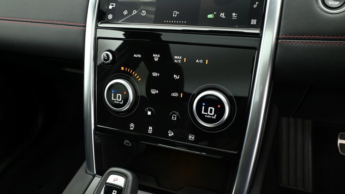 Land Rover Discovery Sport Image 12