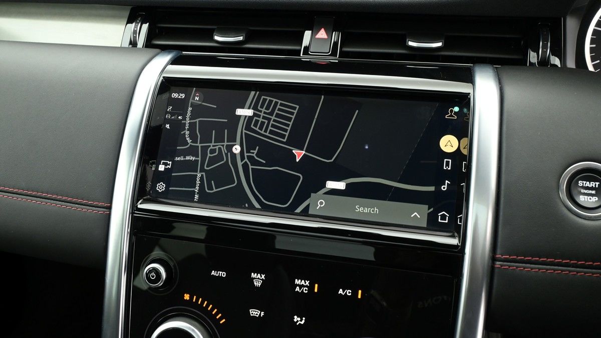 Land Rover Discovery Sport Image 11