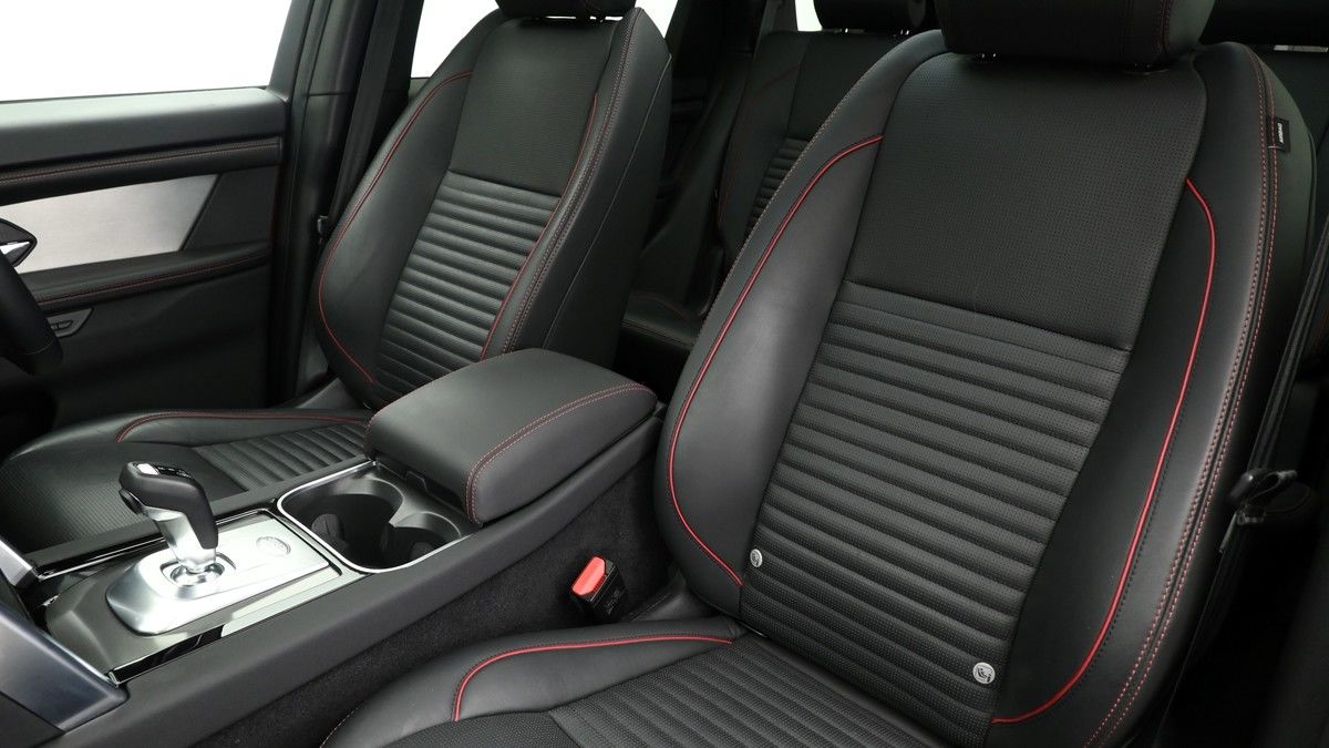 Land Rover Discovery Sport Image 4