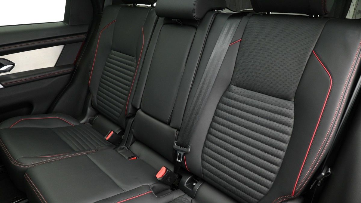 Land Rover Discovery Sport Image 5