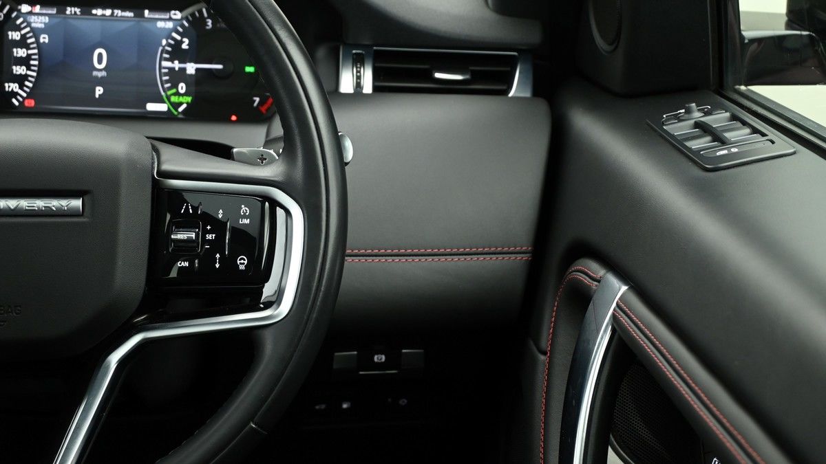Land Rover Discovery Sport Image 16